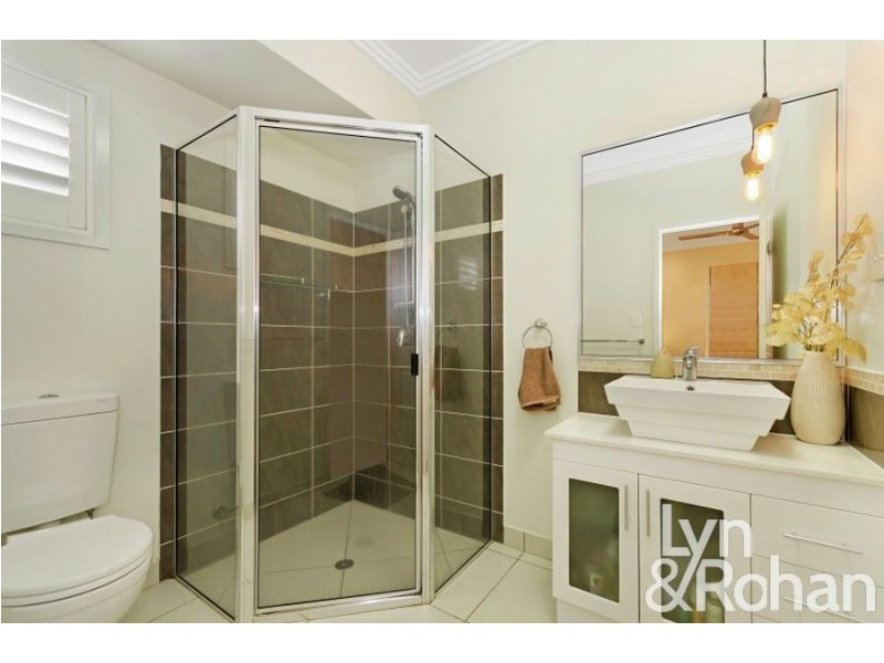 8 Rattray Street, Bushland Beach QLD 4818