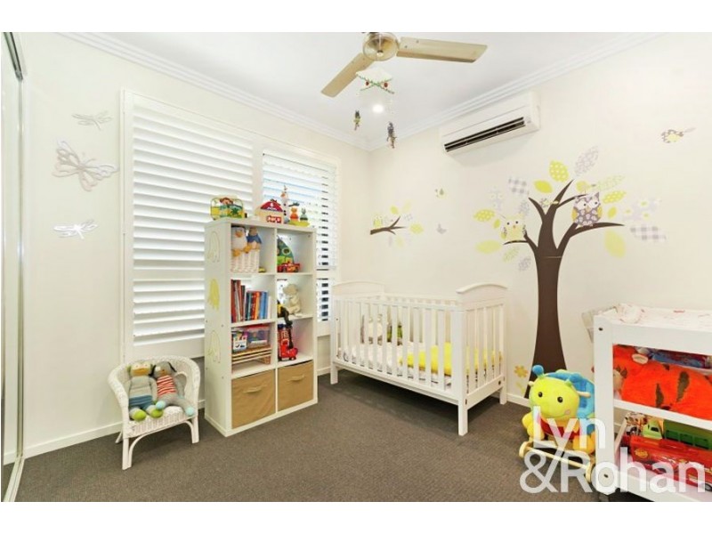 8 Rattray Street, Bushland Beach QLD 4818