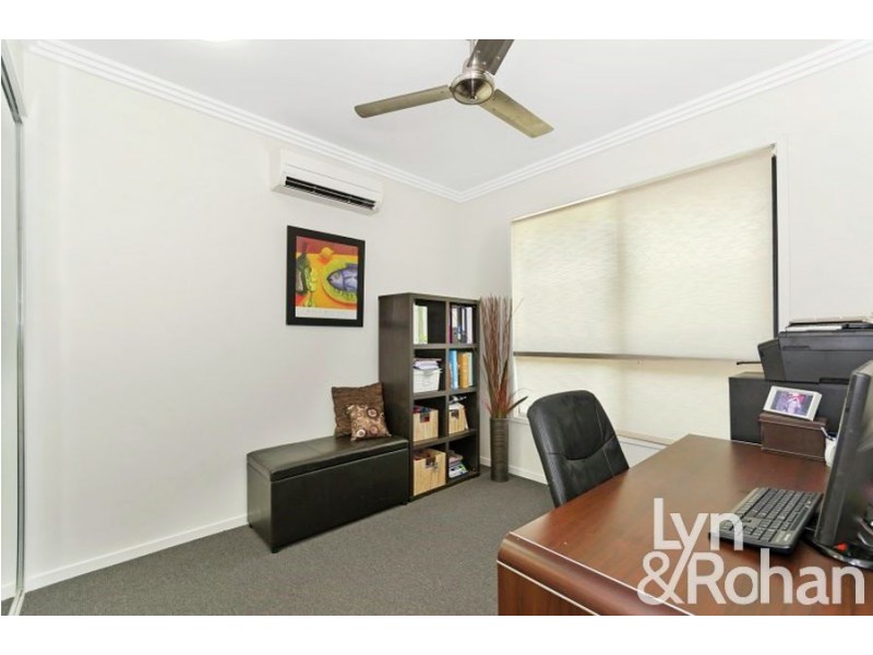 8 Rattray Street, Bushland Beach QLD 4818