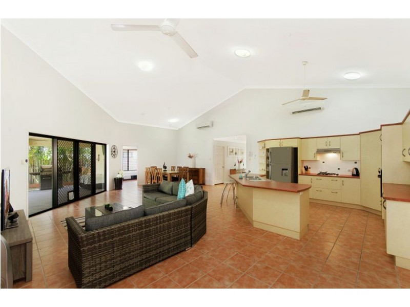 2 Genesta Court, Bushland Beach QLD 4818