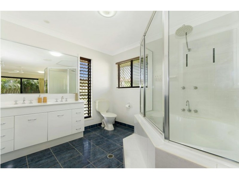 2 Genesta Court, Bushland Beach QLD 4818