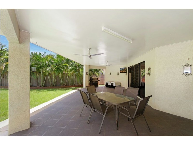 2 Genesta Court, Bushland Beach QLD 4818
