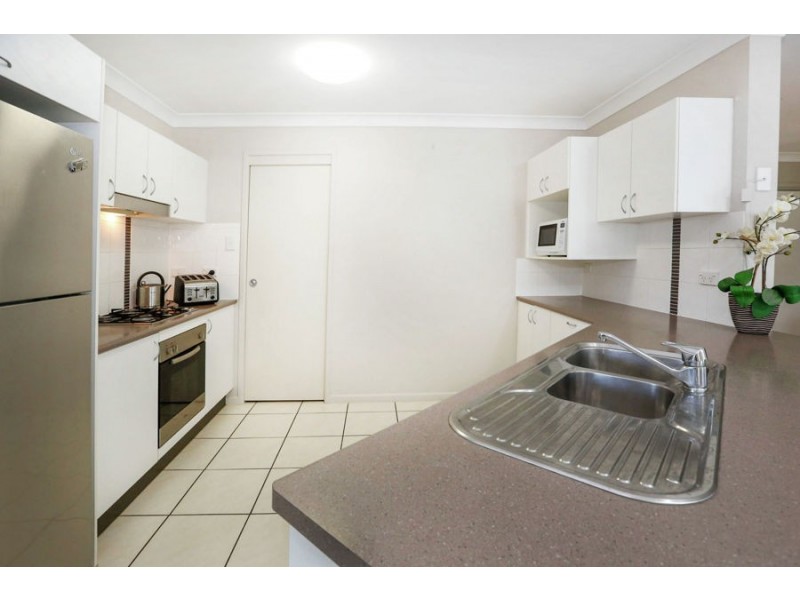 12 Beaconsfield Avenue, Kirwan QLD 4817