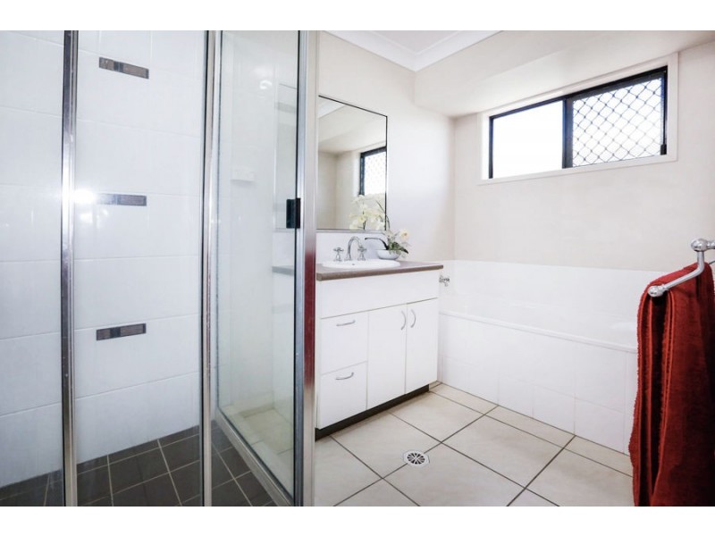 12 Beaconsfield Avenue, Kirwan QLD 4817