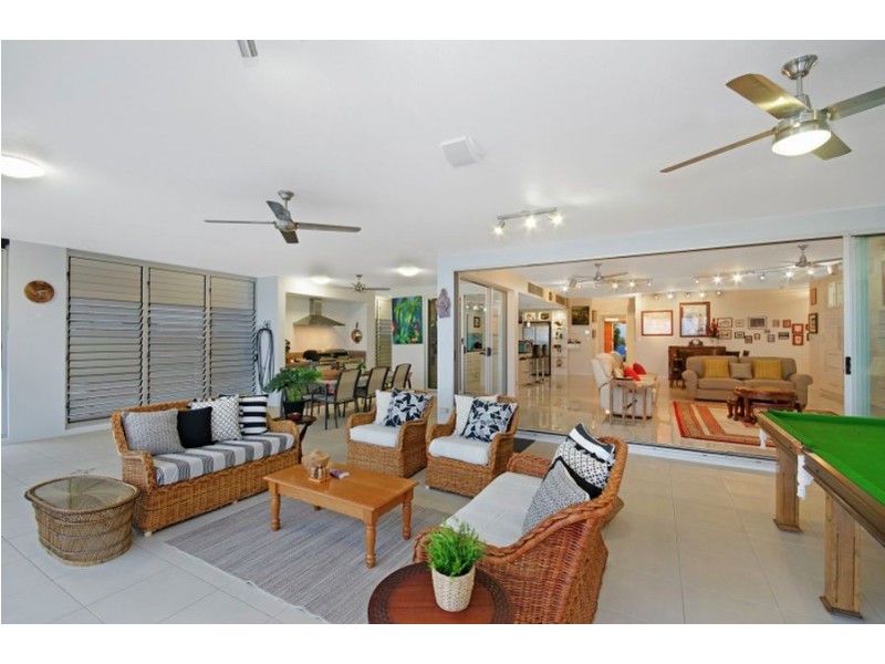 2/24 The Strand, North Ward QLD 4810