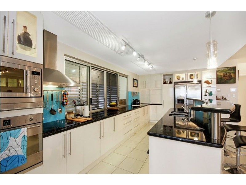 2/24 The Strand, North Ward QLD 4810