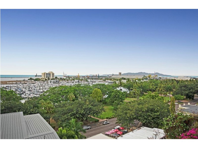 2/24 The Strand, North Ward QLD 4810