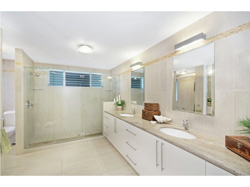 2/24 The Strand, North Ward QLD 4810