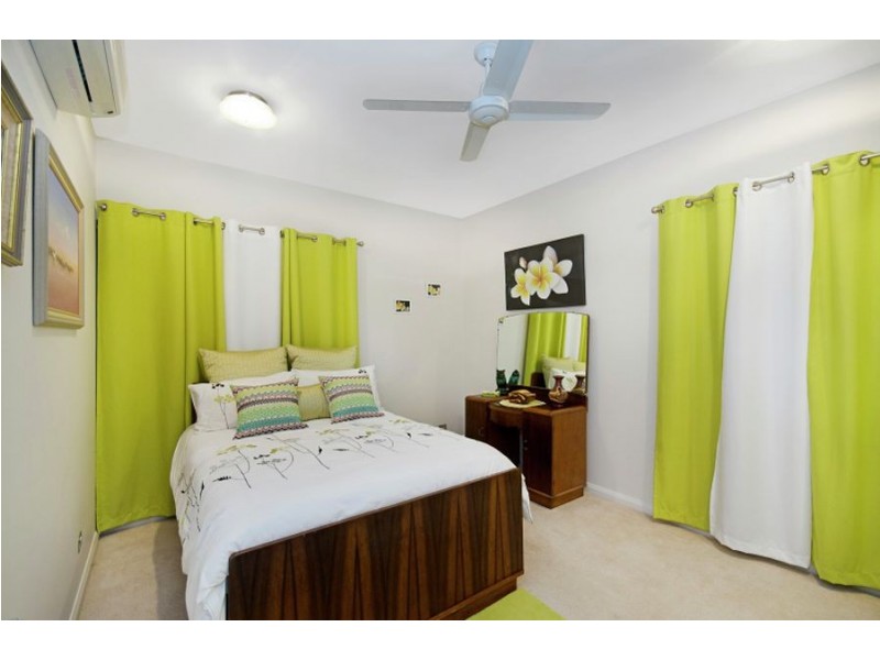 2/24 The Strand, North Ward QLD 4810