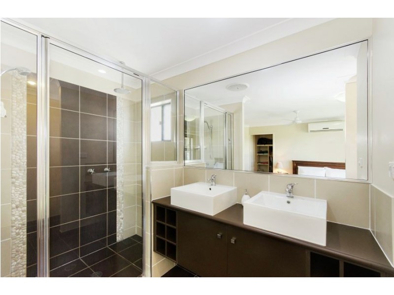 5 Currawinya Court, Bushland Beach QLD 4818