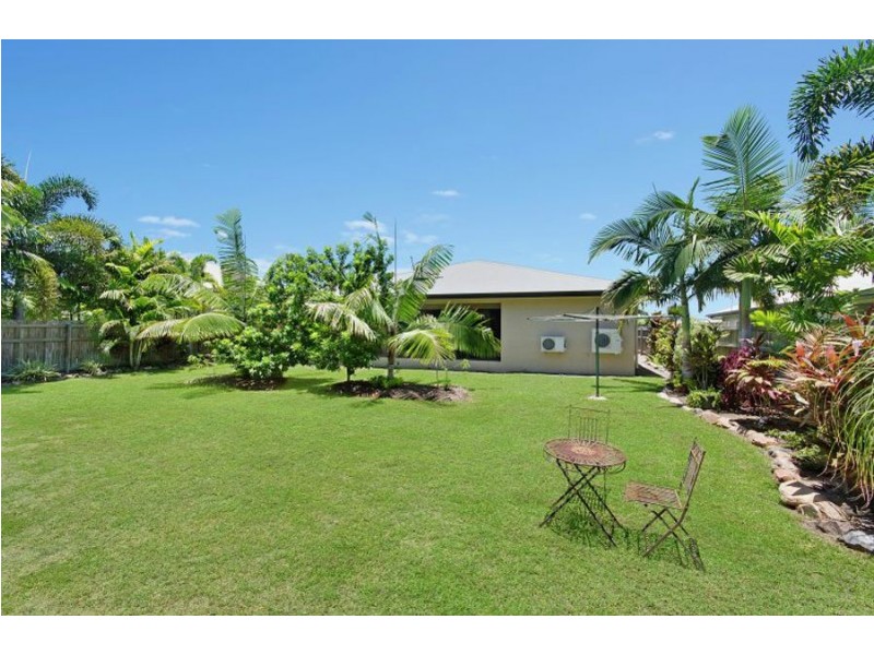 5 Currawinya Court, Bushland Beach QLD 4818