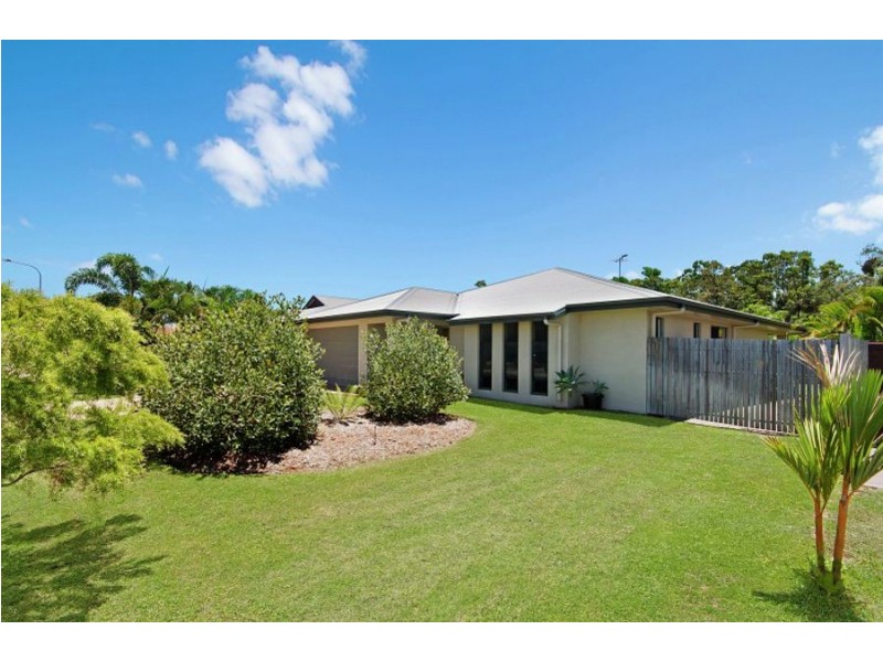 5 Currawinya Court, Bushland Beach QLD 4818