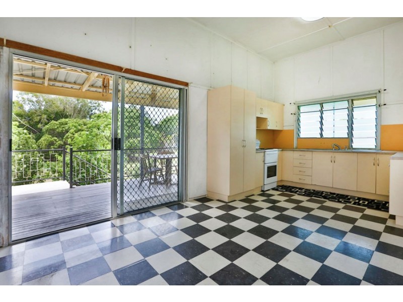 11 Old Common Road, Belgian Gardens QLD 4810