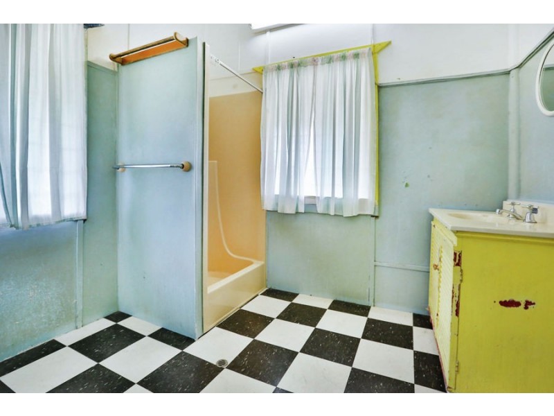 11 Old Common Road, Belgian Gardens QLD 4810