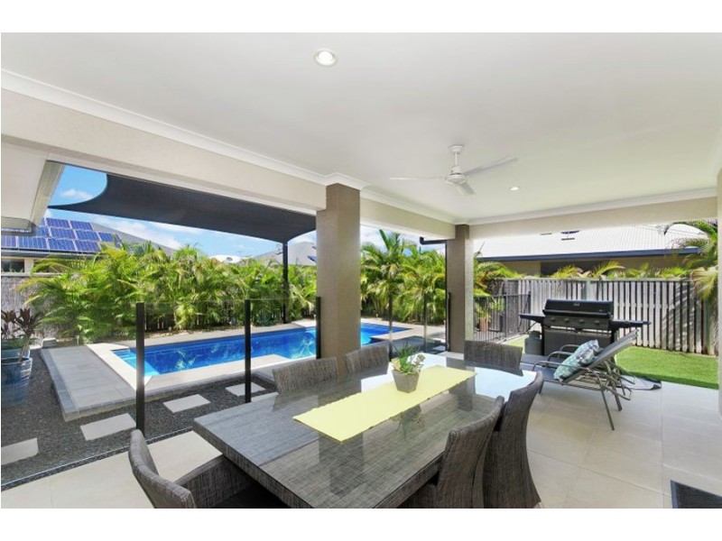 50 Hillock Crescent, Bushland Beach QLD 4818