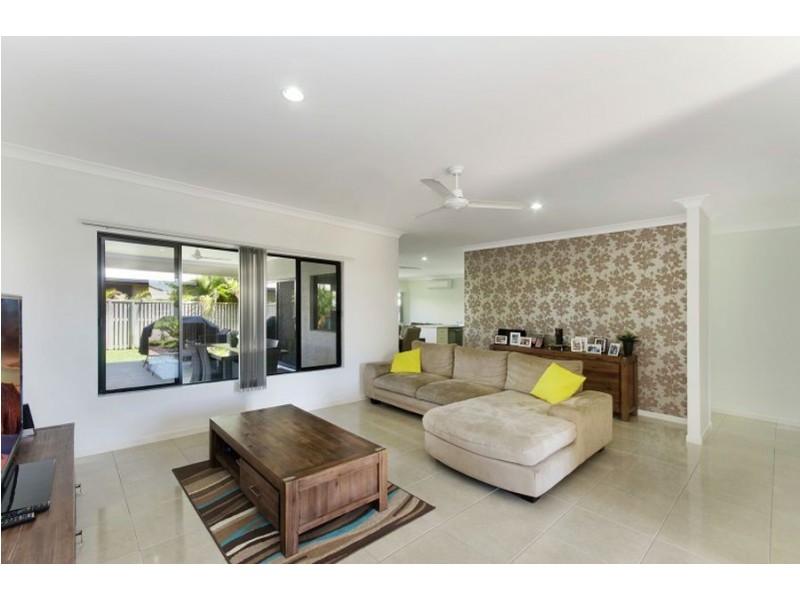 50 Hillock Crescent, Bushland Beach QLD 4818