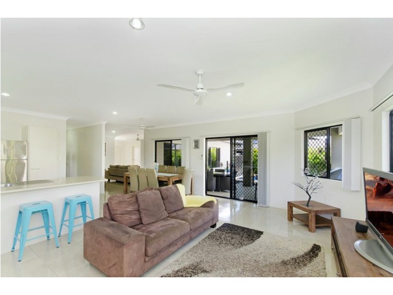 50 Hillock Crescent, Bushland Beach QLD 4818