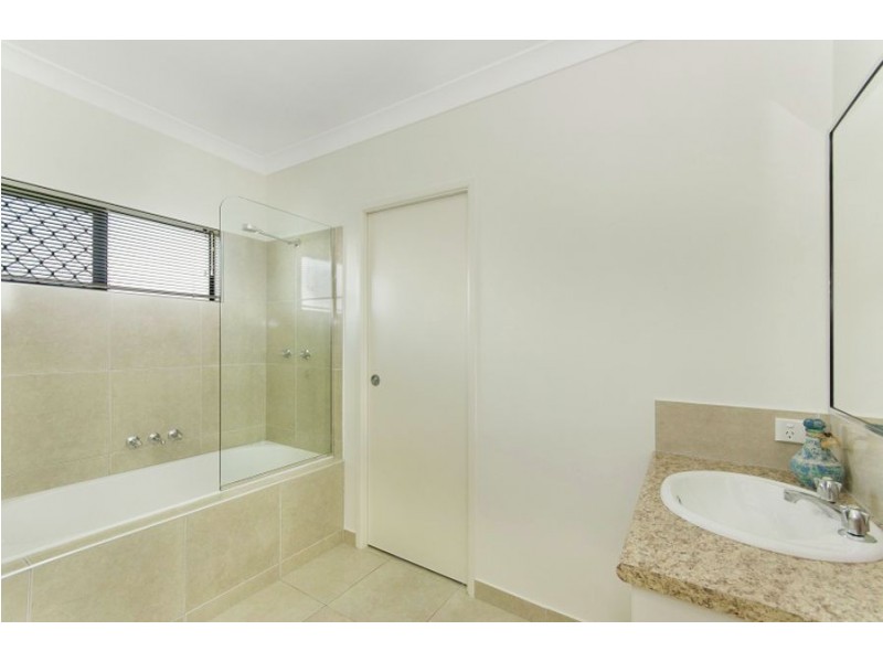 50 Hillock Crescent, Bushland Beach QLD 4818