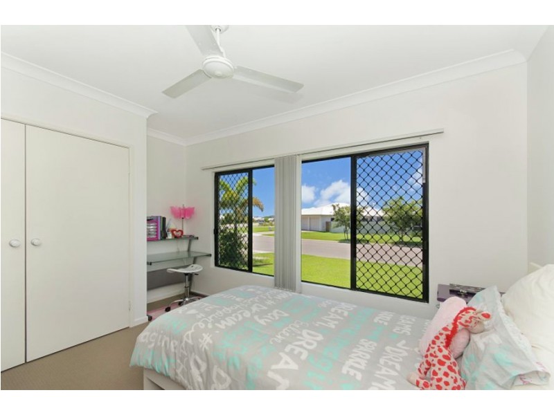 50 Hillock Crescent, Bushland Beach QLD 4818