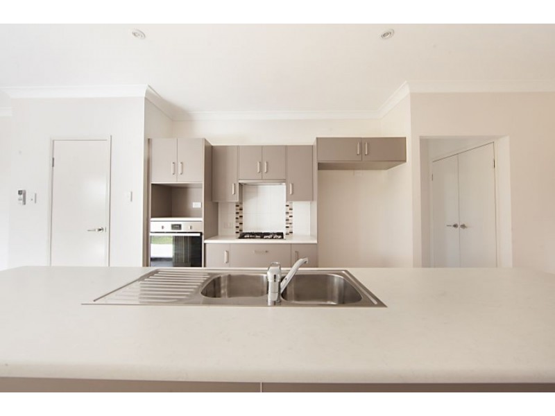 24 Salamander Street, Bluewater QLD 4818