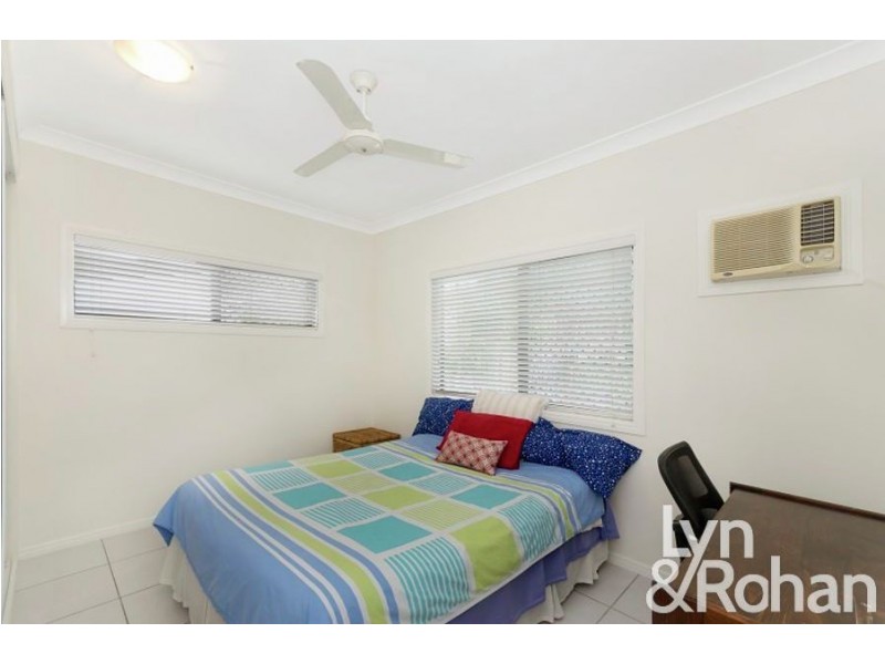 4 Kosciusko Way, Mount Louisa QLD 4814