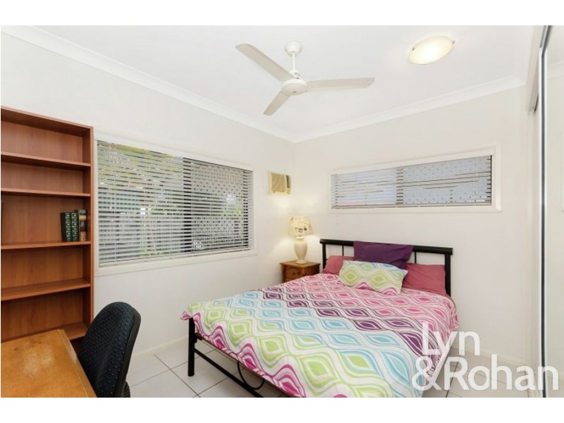 4 Kosciusko Way, Mount Louisa QLD 4814