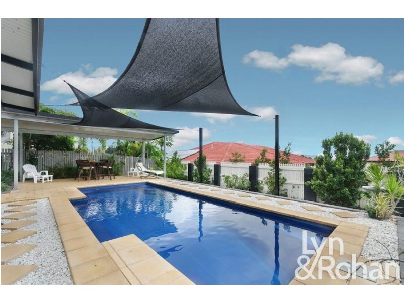 4 Kosciusko Way, Mount Louisa QLD 4814