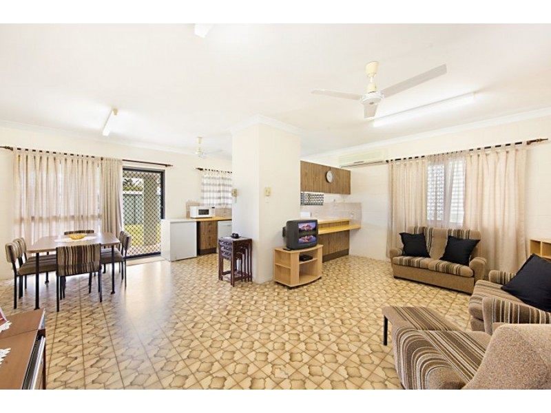 15 Tracey Street, Balgal Beach QLD 4816