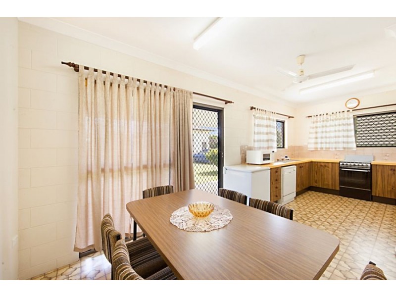 15 Tracey Street, Balgal Beach QLD 4816