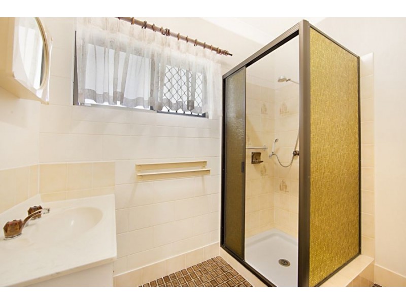 15 Tracey Street, Balgal Beach QLD 4816