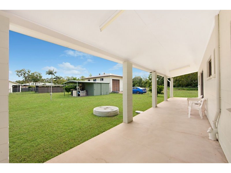 15 Tracey Street, Balgal Beach QLD 4816