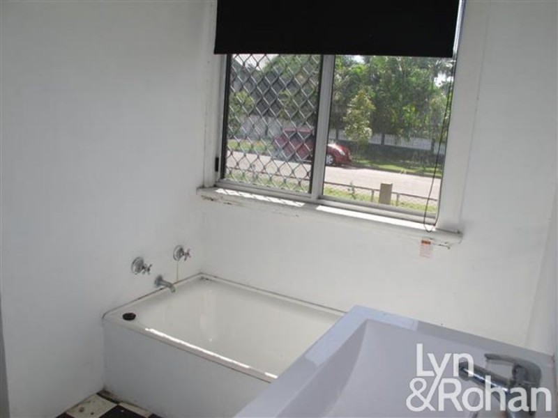 9 Derby Street, Pimlico QLD 4812