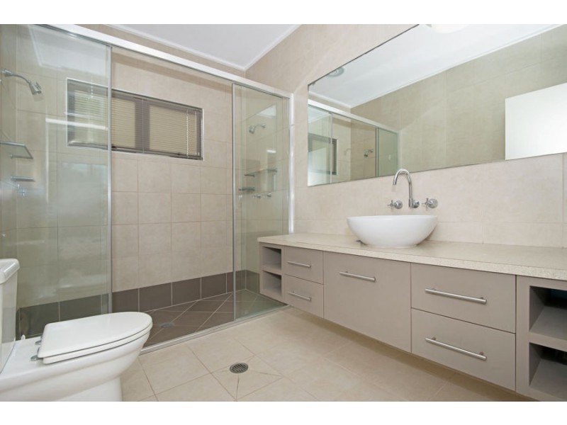 1 Toorak Place, Castle Hill QLD 4810