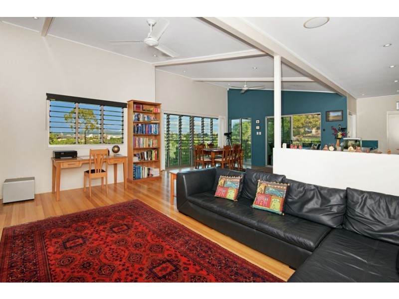 1 Toorak Place, Castle Hill QLD 4810