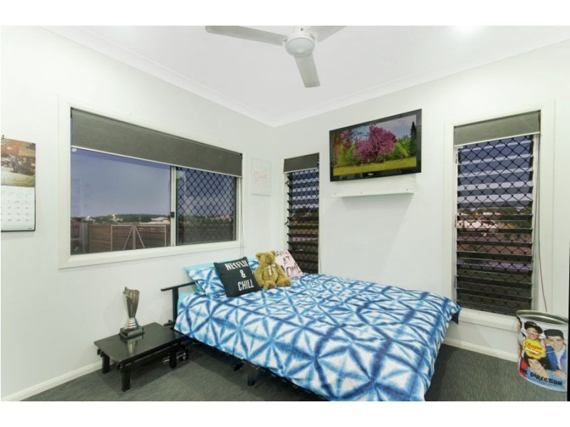 5 Gundabluey Crescent, Mount Low QLD 4818