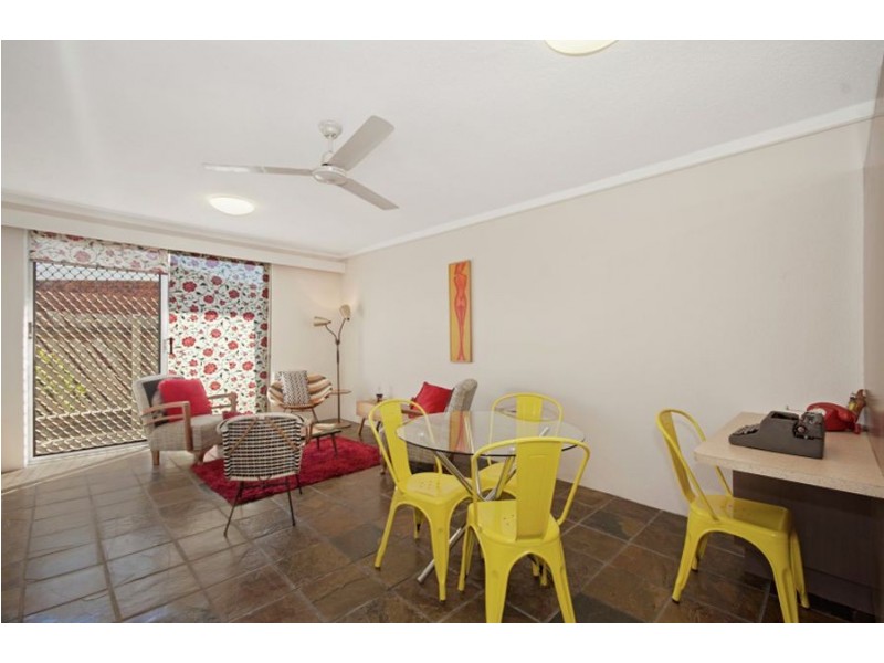 2/352 Ross River Road, Cranbrook QLD 4814