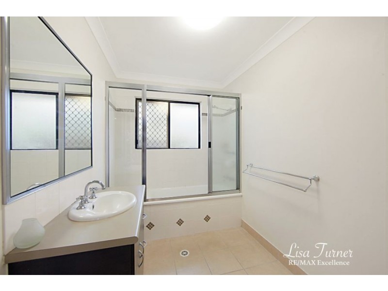 8 Wexford Crescent, Mount Low QLD 4818
