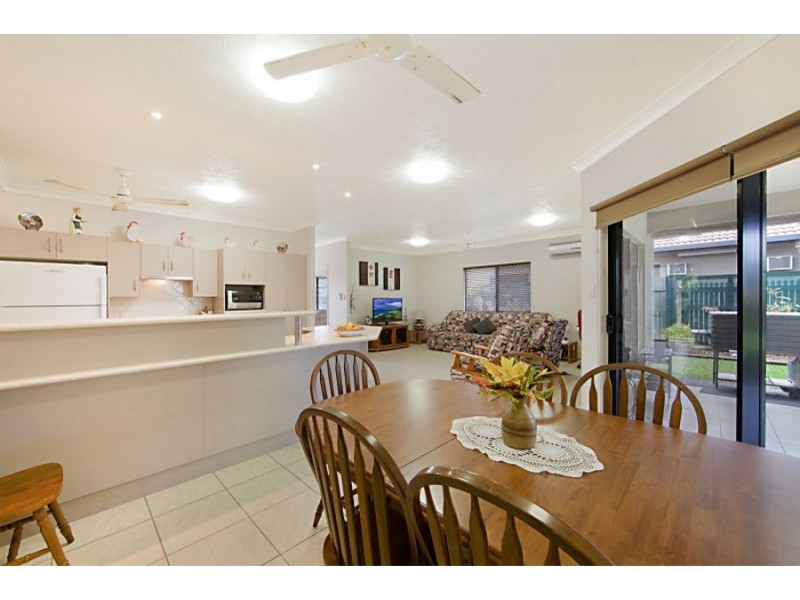 68 Thorn Street, Mount Louisa QLD 4814