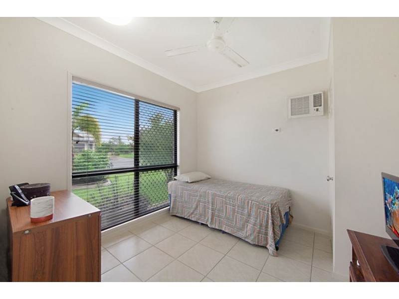 68 Thorn Street, Mount Louisa QLD 4814