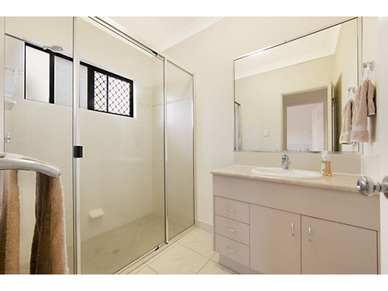 68 Thorn Street, Mount Louisa QLD 4814