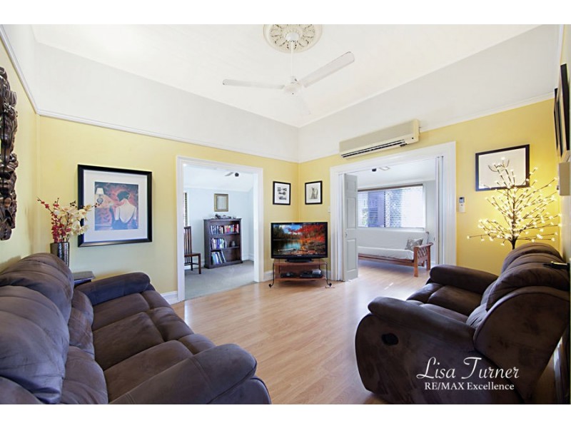 11 Summerfield Street, Hermit Park QLD 4812