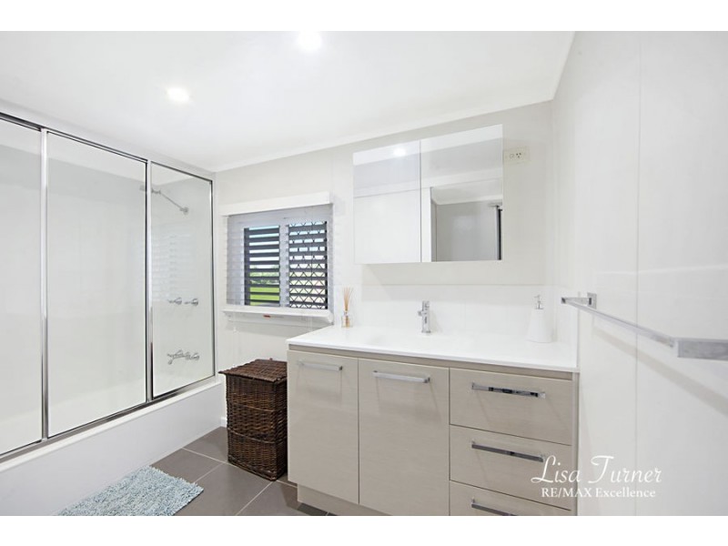 11 Summerfield Street, Hermit Park QLD 4812