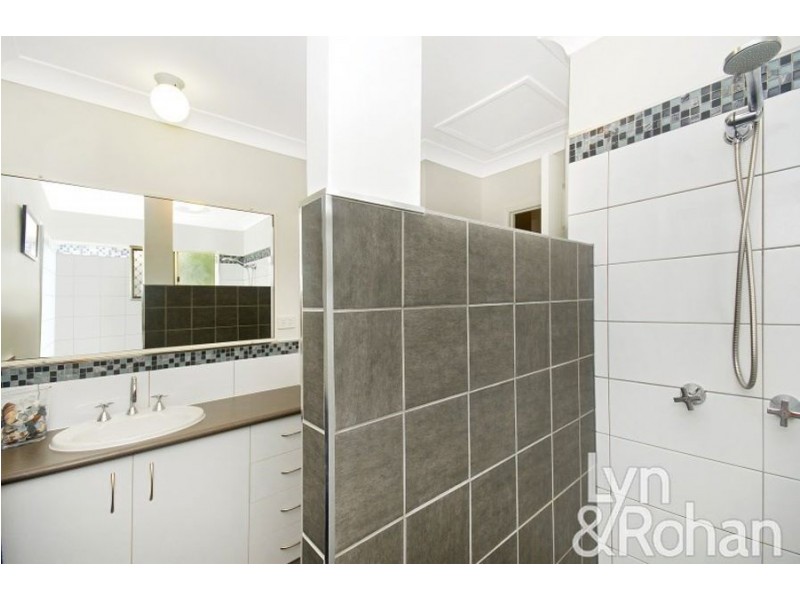2/11-13 China Street, Mundingburra QLD 4812