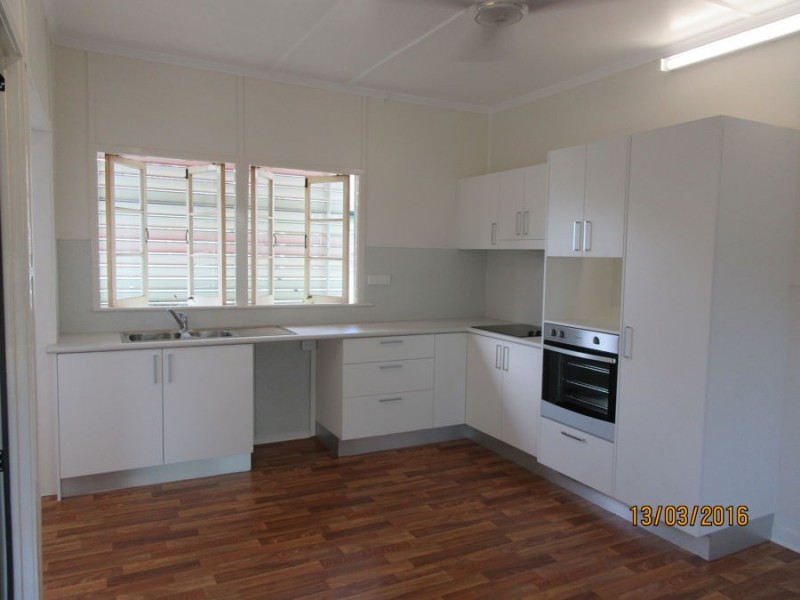 27 Downs Street, Gulliver QLD 4812
