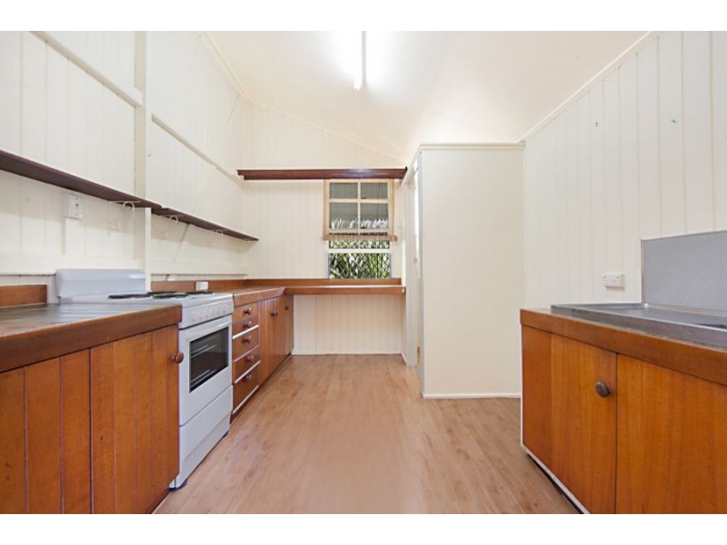13A Harold Street, West End QLD 4810