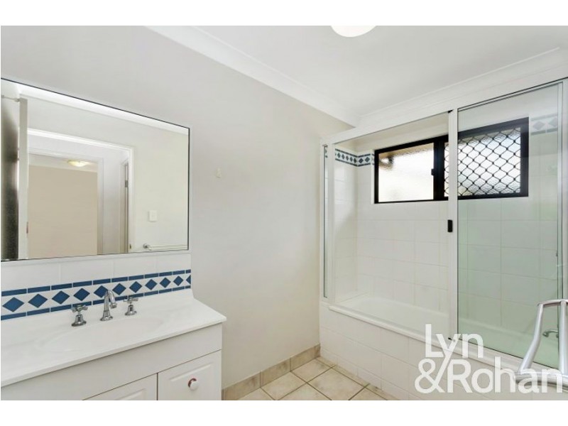 11 Concord Crescent, Kirwan QLD 4817