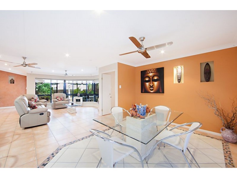 8 Waterside Place, Idalia QLD 4811