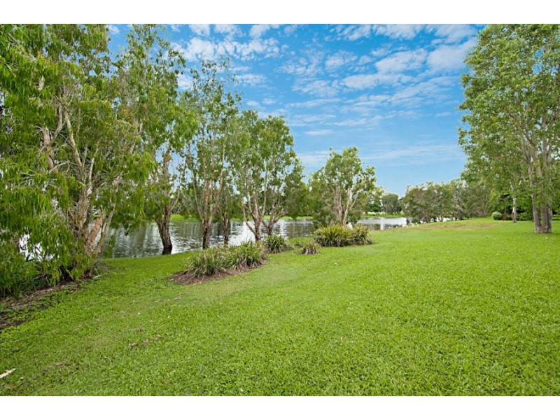 8 Waterside Place, Idalia QLD 4811