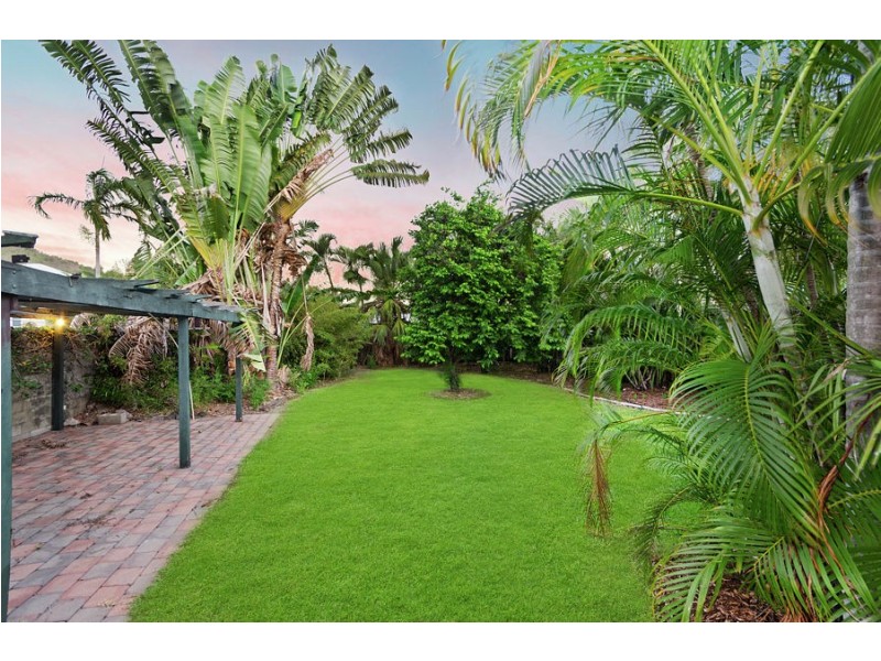 19 Leigh Street, West End QLD 4810