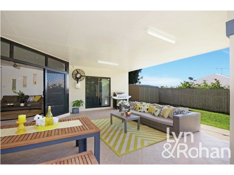 2 Hilton Way, Mount Louisa QLD 4814